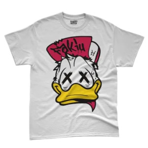 Camiseta Unissex Pato Donald Fakiu Descrição: A Camiseta Unissex Pato Donald Fakiu é uma peça divertida e irreverente que combina o icônico Pato Donald com uma expressão popularizada nas redes sociais. Essa camiseta é perfeita para os fãs do mundo pop e da cultura da internet, trazendo uma fusão única de nostalgia e contemporaneidade. Confeccionada com malha de alta qualidade, essa camiseta oferece conforto excepcional e durabilidade. O corte unissex proporciona um ajuste confortável para pessoas de todos os gêneros, permitindo que você a use com estilo e autenticidade. A estampa exclusiva da camiseta apresenta o Pato Donald em uma pose irreverente e a expressão "Fakiu", criando uma combinação única de elementos clássicos e modernos. Tabela de Tamanhos (Unissex): Temos o tamanho ideal para você: P | M | G | GG | XGG e PLUS SIZE Por que escolher a Camiseta Unissex Pato Donald Fakiu? Esta camiseta é uma maneira divertida de expressar seu amor por personagens clássicos como o Pato Donald, ao mesmo tempo em que incorpora a cultura pop atual. Seja para uso no dia a dia, em eventos descontraídos ou até mesmo como uma forma de expressão pessoal, essa camiseta certamente atrairá olhares e sorrisos. Perfeita para Presentear: Se você tem amigos, familiares ou colegas que adoram a cultura pop, memes e personagens clássicos da Disney, a Camiseta Pato Donald Fakiu será um presente memorável e engraçado. Surpreenda-os com essa peça única que combina o melhor dos dois mundos. 🔥 Oferta Imperdível! 🔥 Adquira agora sua Camiseta Unissex Pato Donald Fakiu e leve para casa uma peça de estilo e irreverência. Aproveite o Frete Grátis para todo o Brasil e adicione essa camiseta única à sua coleção. Estoque limitado, garanta a sua hoje mesmo! 💥 Compre Agora! 💥