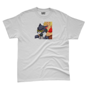 Camiseta Unissex Tom e Jerry - Tom Gangster Descrição: A Camiseta Unissex Tom e Jerry - Tom Gangster é uma forma divertida e criativa de celebrar a rivalidade clássica entre esses dois personagens icônicos dos desenhos animados. Nesta camiseta, o destaque é para o gato Tom, que ganha uma versão estilizada e cheia de atitude como um verdadeiro gangster. Fabricada com materiais de alta qualidade, esta camiseta oferece conforto excepcional e durabilidade para uso diário. O corte unissex garante um ajuste confortável para pessoas de todos os gêneros, tornando-a uma escolha versátil para os fãs da dupla Tom e Jerry. A estampa exclusiva da camiseta apresenta Tom em uma pose gangster, com chapéu, óculos escuros e expressão determinada, capturando a essência da rivalidade engraçada e cativante entre os personagens. Tabela de Tamanhos (Unissex): Escolha entre os tamanhos disponíveis: P | M | G | GG | XGG e PLUS SIZE Por que escolher a Camiseta Unissex Tom e Jerry - Tom Gangster? Se você cresceu assistindo as aventuras hilariantes de Tom e Jerry, esta camiseta é uma maneira incrível de mostrar seu carinho por esses personagens atemporais. Além disso, o design estilizado de Tom como um gangster adiciona uma camada de originalidade e irreverência à peça. Perfeita para Presentear: A Camiseta Unissex Tom e Jerry - Tom Gangster também é uma ótima opção de presente para amigos, familiares ou colegas que compartilham a paixão por essa dupla clássica. Surpreenda-os com essa peça única que evoca nostalgia e sorrisos. 🔥 Oferta Imperdível! 🔥 Adquira agora mesmo a sua Camiseta Unissex Tom e Jerry - Tom Gangster e traga um toque de diversão e estilo ao seu guarda-roupa. Aproveite o Frete Grátis para todo o Brasil e adicione essa peça estilosa à sua coleção. Estoque limitado, garanta a sua hoje mesmo! 💥 Compre Agora! 💥